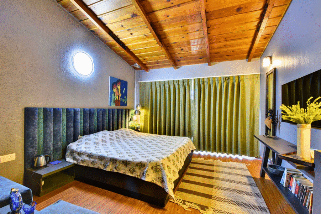 Homestay in Mukteshwar with Scenic Himalayan views